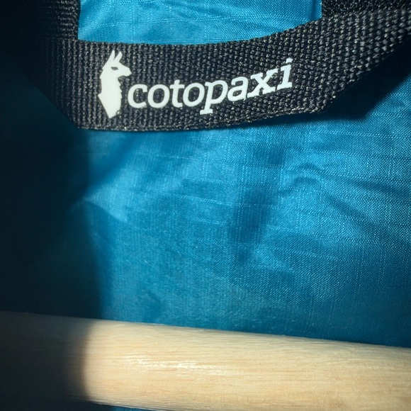 Cotopaxi Charcoal Hooded Jacket with Teal Details - Picture 8 of 9